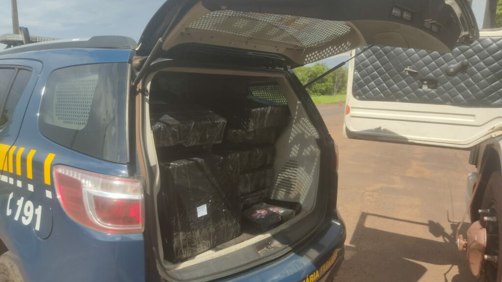 PRF apreende 244 Kg de cloridrato de cocaína em Água Clara