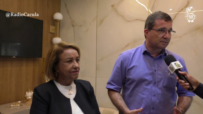 Integrante do Comitê Intersetorial, Terezinha Bazé (à esquerda), e o presidente da Câmara Municipal de Três Lagoas, Cassiano Maia (PSDB). (Lucas Dias, Rádio Caçula)