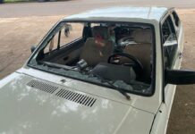 Mulher quebra vidros do carro de morador após descoberta de importunação sexual no Novo Oeste
