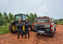 PMR recupera trator furtado em meio a plantação de eucaliptos