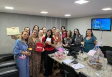 Café da manhã celebra mulheres nos estúdios da Caçula FM 96,9