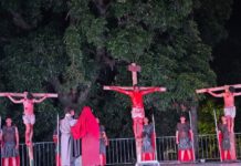 Encenação da Paixão de Cristo emociona fieis em Três Lagoas
