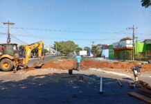 Obras da Sanesul interditam trecho da Avenida Filinto Müller no Jardim Dourado nesta quinta-feira