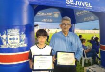 Professor Dori se emociona ao receber homenagem por sua história no esporte de Três Lagoas