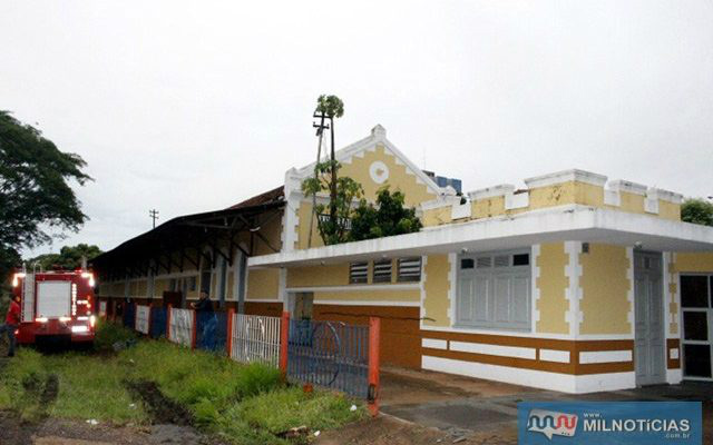 ncontros sexuais estariam acontecendo a noite, na rua atrás do centro cultural “Pioneiros de Andradina”. Foto: Manoel Messias/Mil Noticias