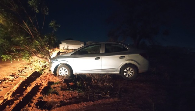 Veículo foi localizado entre os bairros Montanini e Eco Ville 2, em Três Lagoas (MS). Foto: Polícia Militar