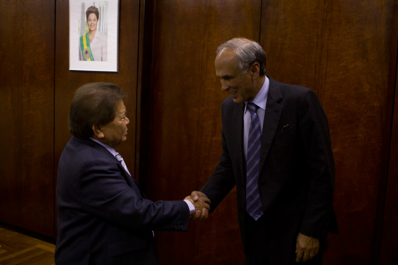 O Deputado Federal Akira Otsubo (PMDB/MS) solicitou ao ministro da Agricultura, Antônio Andrade, investimentos para o setor agropecuário de Mato Grosso do Sul.Foto: Assessoria 