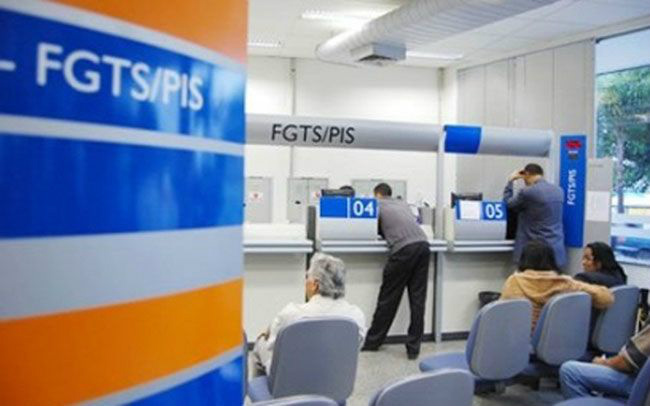 O abono é pago ao trabalhador com pelo menos cinco anos de cadastro no PIS/Pasep Divulgação/Caixa