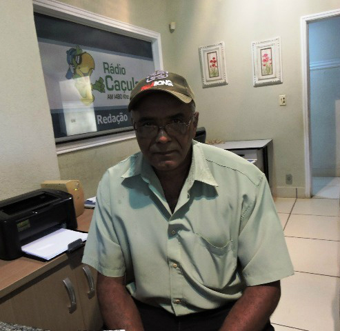 Antonio Cicero denúncia que a prestadora de serviços, no qual trabalhava não fez o acerto de rescisão de contrato. 