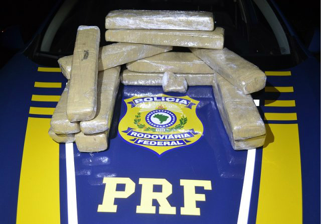Foto: Edição de Notícias/Thiago SilvaDroga apreendida estava no bagageiro