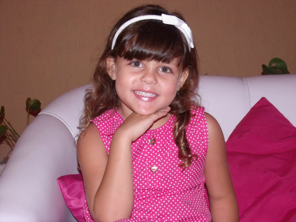 Menina Giovanna, de 10 anos, morta a tiros em São Gonçalo (Foto: Reprodução/Facebook)