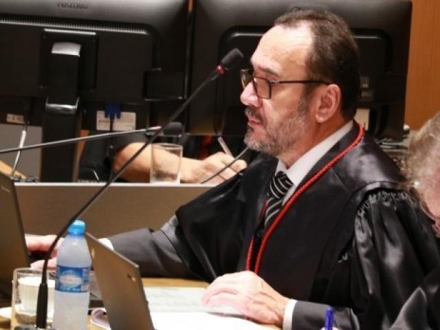Relator do processo, Vladimir Abreu da Silva, votou pela mudança de sobrenome de menino (Foto: TJMS)