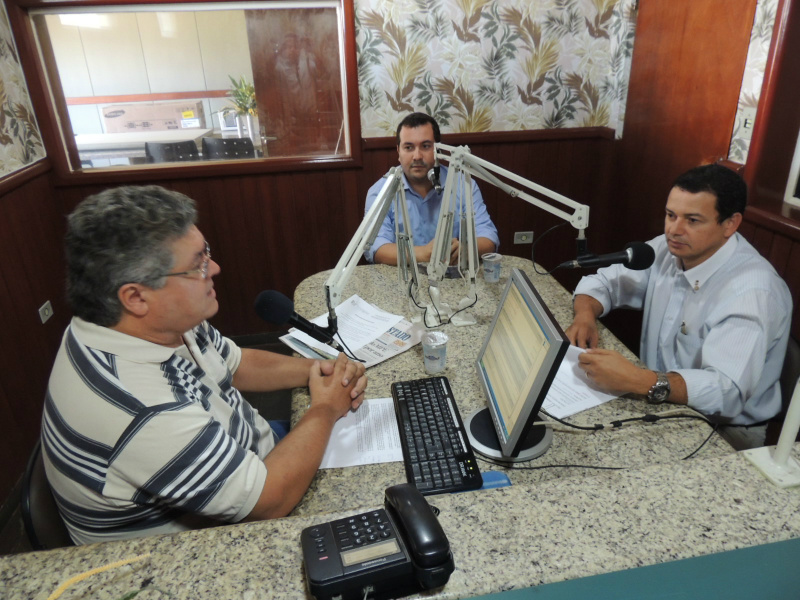 O presidente da Casa de Leis, Jorginho do Gás pediu empenho por parte da Comissão de Educação e dos vereadores para que o relatório apontando as possíveis irregularidades seja entregue no prazo de 90 dias.Foto: Rádio Caçula.