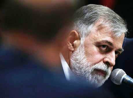 O ex-diretor de Abastecimento da Petrobras Paulo Roberto Costa, que colabora com a Justiça, passou a ser réu
