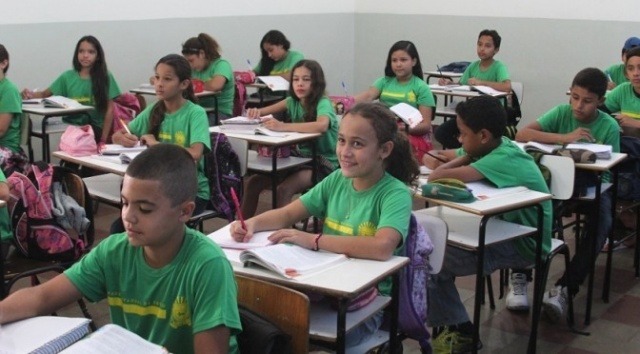 Alunos da Rede Estadual de Ensino em sala de aula durante aula (Foto: Divulgação/SED)