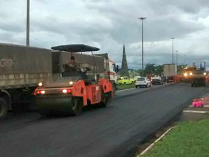 Obras na rotatória da saída para Cuiabá, na capital(Foto: Mirian Machado/G1 MS)
