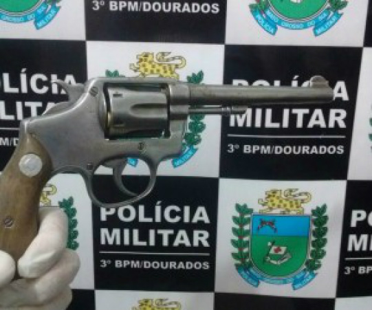 Revólver usado para matar Leandro estava na casa do autor do crime - Foto: Osvaldo Duarte/Dourados News