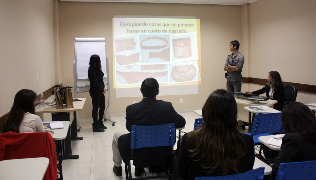 Jovens chilenos apresentam, no Sebrae, projeto vencedor.Foto: Assessoria