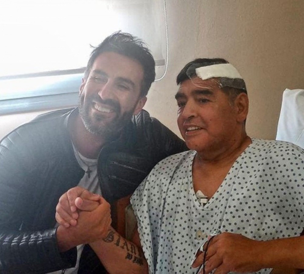 Maradona havia passado por cirurgia no cérebro há poucas semanas. Foto: Reprodução/ Instagram.