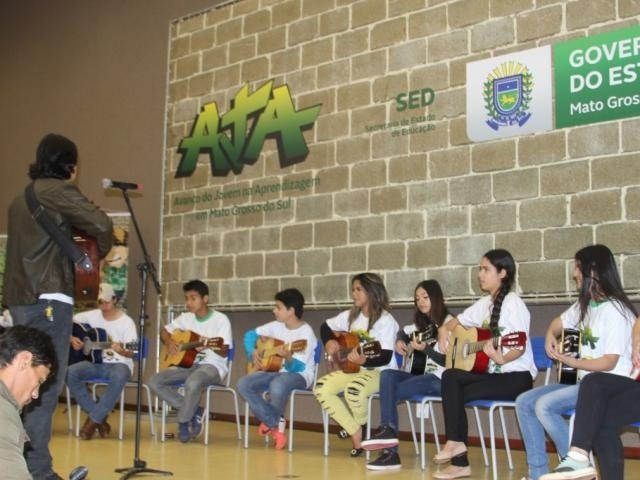 Apresentação do projeto em escola de Dourados, em 2015 (Foto/Arquivo)
