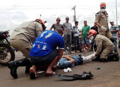 Maicon fraturou a perna depois de colidir com S-10