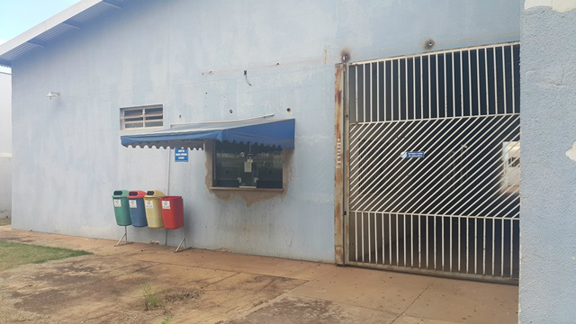 Entrada lateral das ambulancias