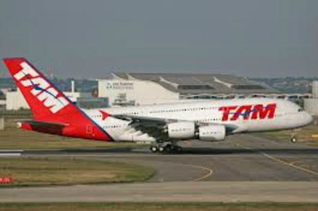 Criança foi esquecida por funcionário da TAM e perdeu o voo Reprodução
