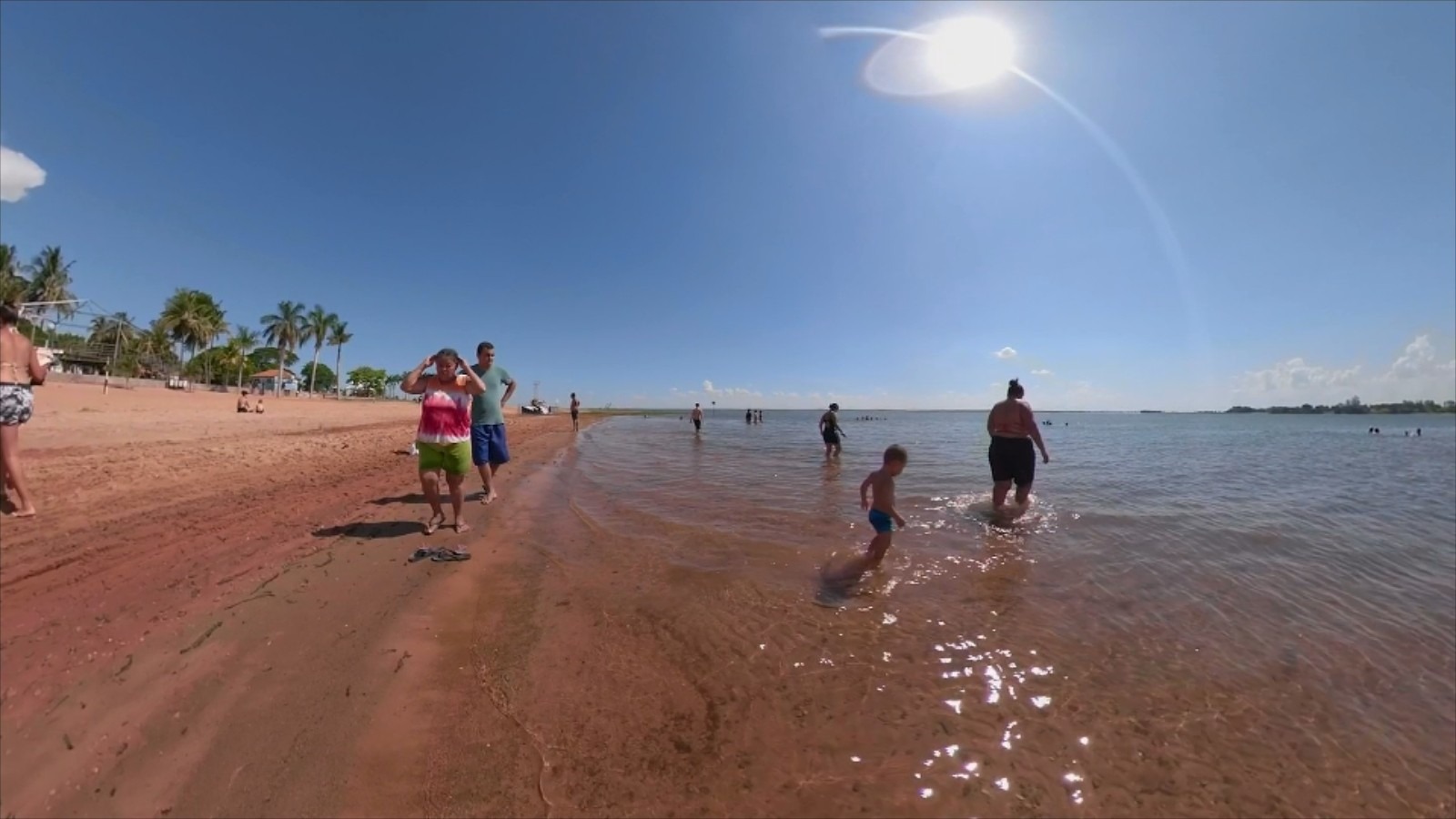 Ataques de piranhas assustam turistas e moradores de Pereira Barreto — Foto: Reprodução/TV TEM
