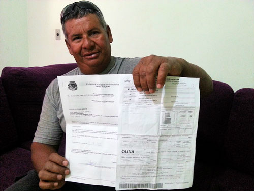 A fatura do mês de fevereiro foi de R$ 488,27, valor que Adailson garante não ter consumido.Foto: Folha da Região
