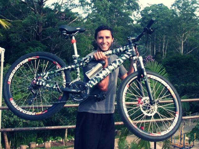 Estudante vai enfrentar mais de mil quilômetros de estrada.