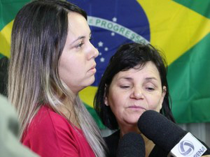 Filha encontrou mãe em lotérica depois de trote(Foto: Gabriela Pavão/ G1 MS)