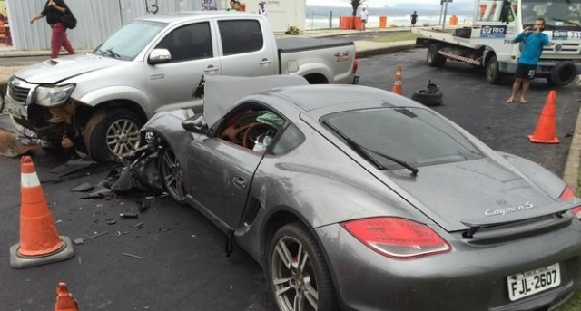 Acidente aconteceu na manhã de sábado, na barra da Tijuca.(Foto: Jornal O Dia)