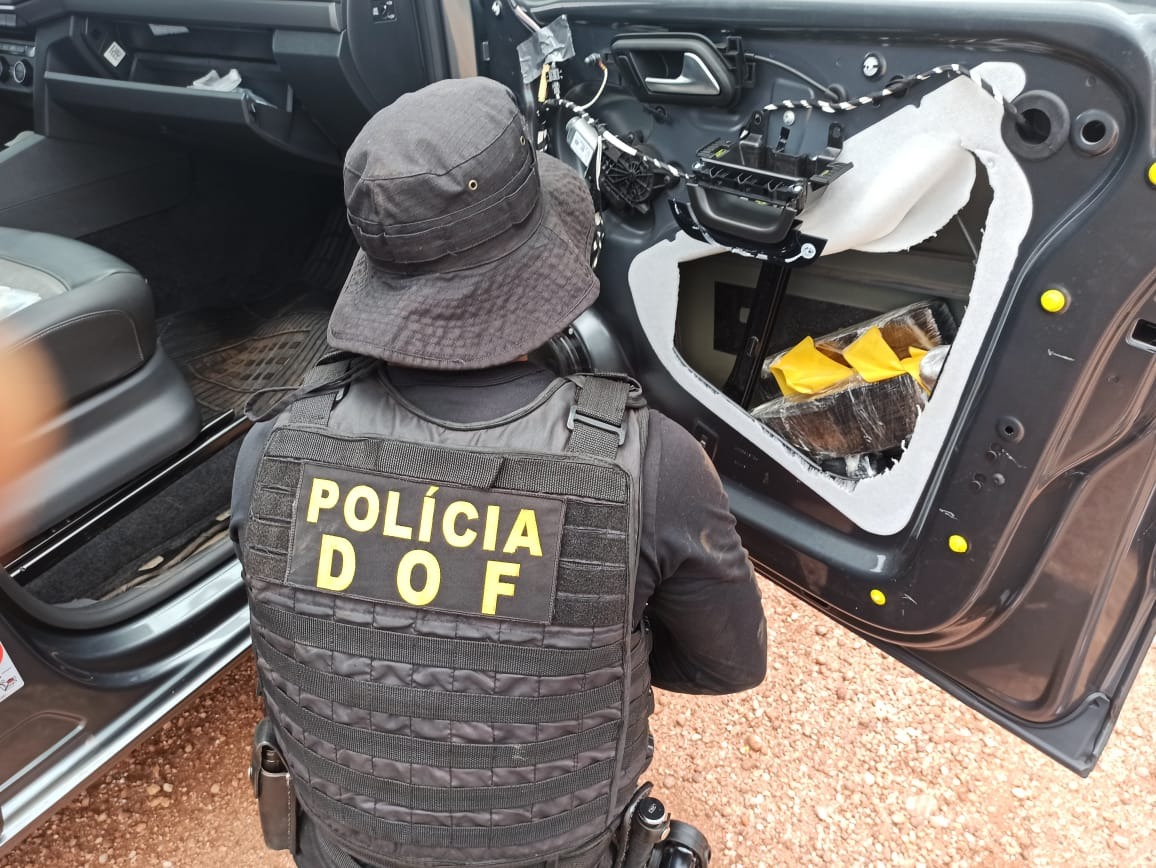 Policiais localizaram 40 quilos de maconha escondidos. Foto: Comunicação do DOF.