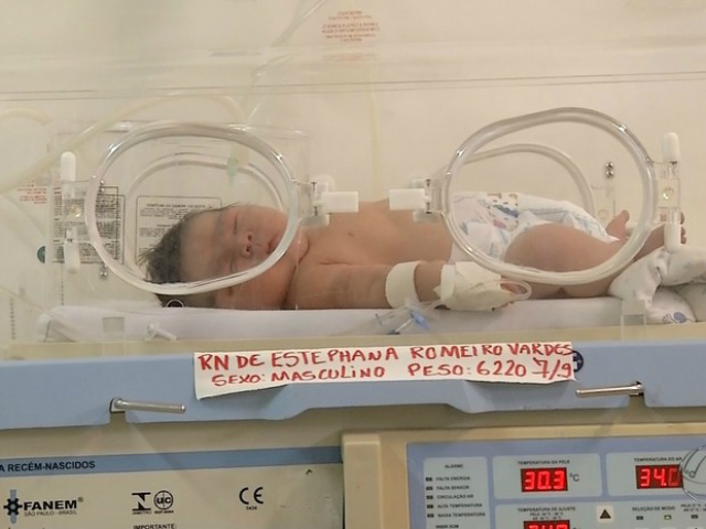 Bebê nasceu com dobro de peso de um recém-nascido e 9 cm a mais (Foto: Reprodução/TV Morena)