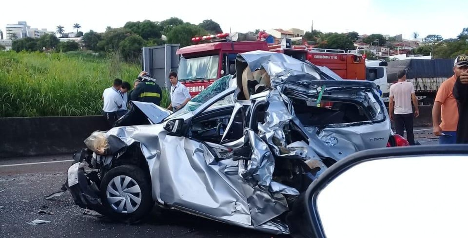 Acidente deixou pelo menos cinco pessoas feridas — Foto: Ana Levorato/TV TEM