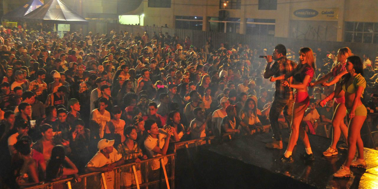 A exemplo de anos anteriores, Baile Popular será na Avenida Fernando Côrrea da Costa (Arquivo)