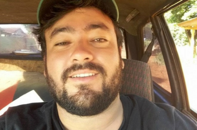 Ronaldo estava no barco de pequeno porte e, durante manobra, perdeu controle e o barco virou. - Foto: Divulgação