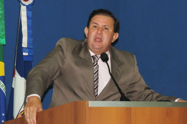 Deputado Eduardo Rocha durante sessão solene realizada na Câmara Municipal de Três Lagoas. Evento fez parte da programação do aniversário da cidade. Foto: Cristina Gomes/A Tribuna News