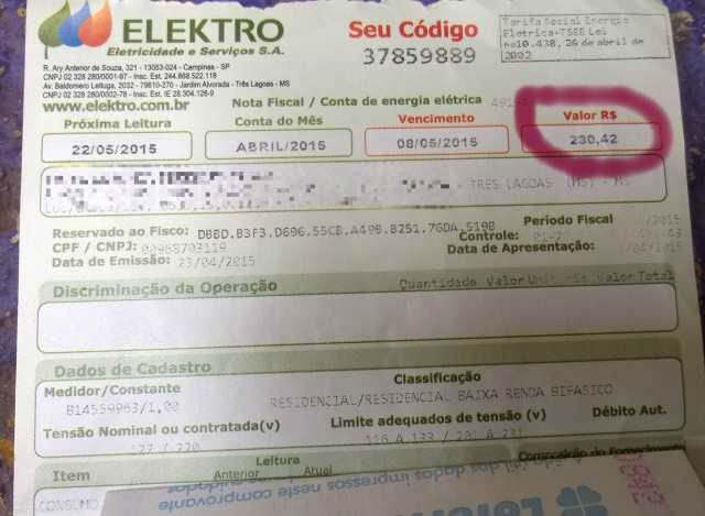 Moradores também reclamam do alto valor das contas de água e luz que recebem.