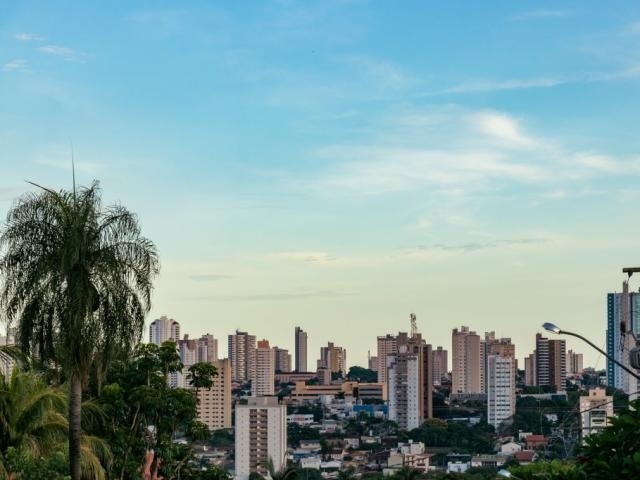 Em Campo Grande, a previsão é de pancadas de chuva em áreas isoladas no período da tarde. (Foto: Henrique Kawaminami)