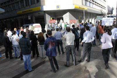 Os bancários somam 500 mil no país, dos quais 141 mil trabalham em São Paulo, Osasco e na região.Foto: Reprodução 