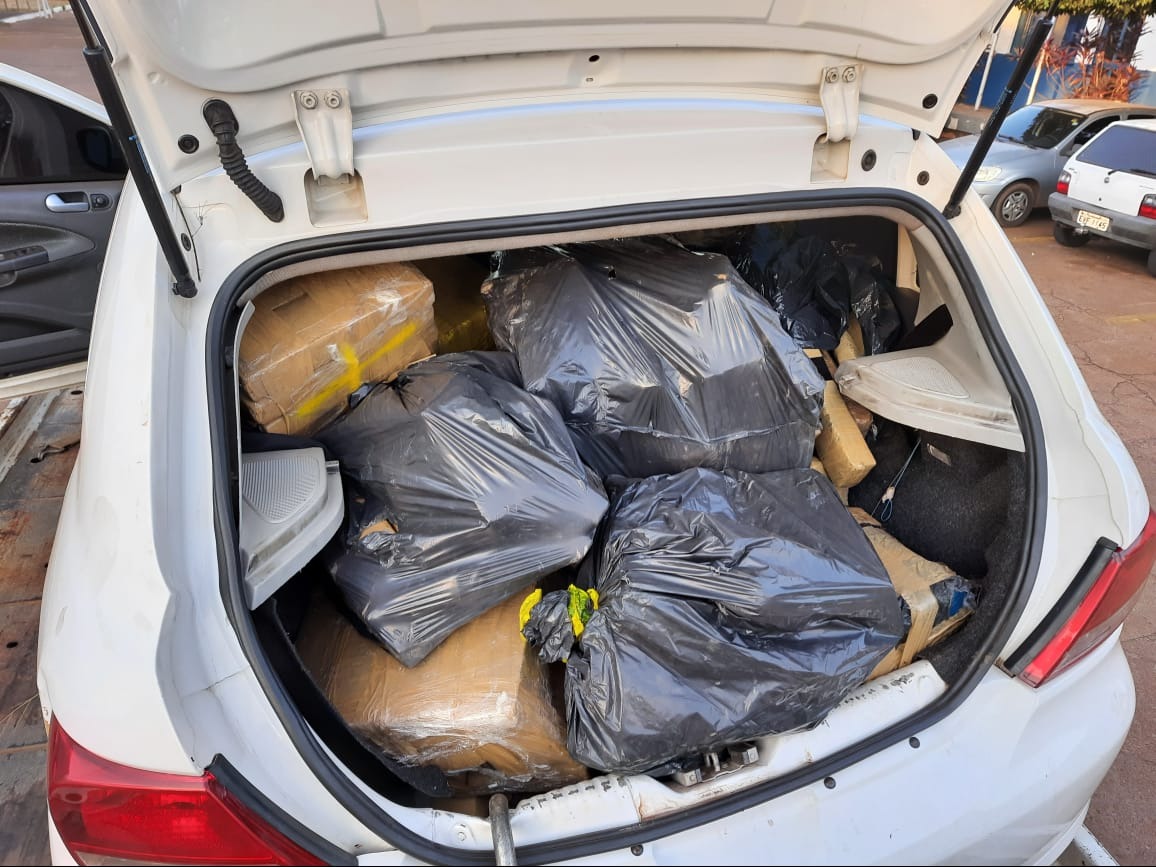 Quase meia tonelada de maconha foi apreendida nesta madrugada de quarta-feira (9). Foto: 2ºBPM.