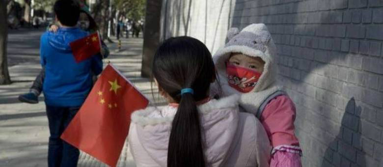 O desequilíbrio entre gêneros na China tem gerado uma demanda criminosa por bebês do sexo masculino sequestrados e comprados, assim como por bebês do sexo feminino com o objetivo de se tornarem noivasAP