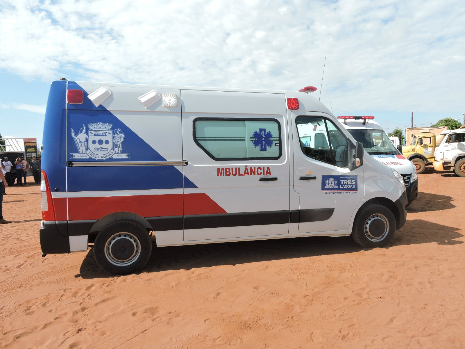 Ambulâncias já estão a disposição da população