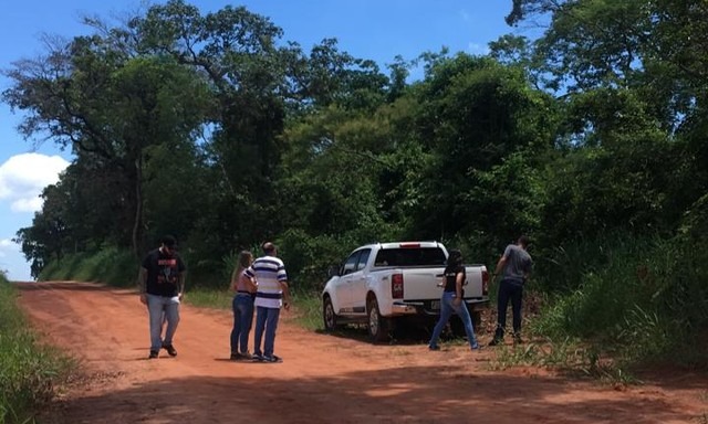 Caminhonete do advogado foi encontrada em estrada de terra em Araçatuba — Foto: Arquivo Pessoal