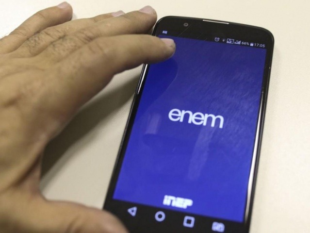 Consulta pode ser feita pelo celular (Foto: Marcello Casal Jr/Agência Brasil)