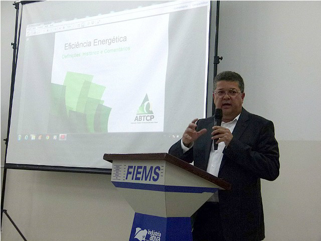 Fernando Raasch Pereira, foi um dos palestrantes no segundo dia da Primeira Semana de Celulose e Papel de Três Lagoas.