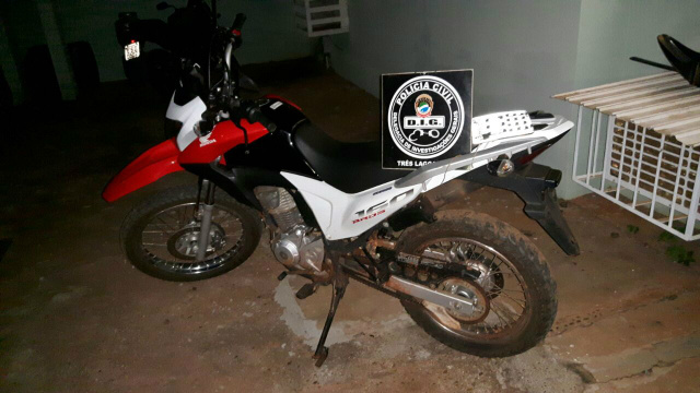 Honda/Bros apreendida durante a operação.
