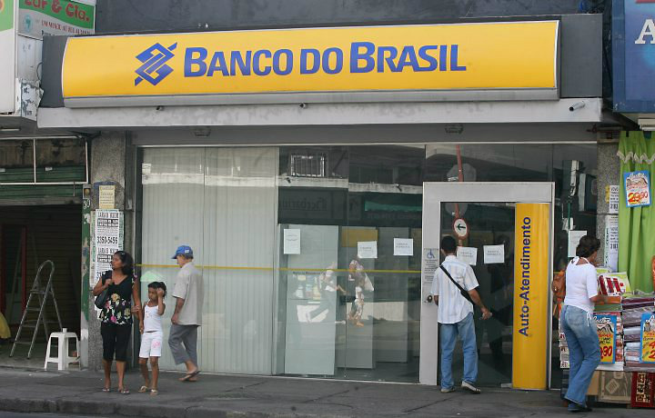 Os bancos terão de pagar multas por descumprimento de normas sobre cartões de crédito.Foto: Reprodução 