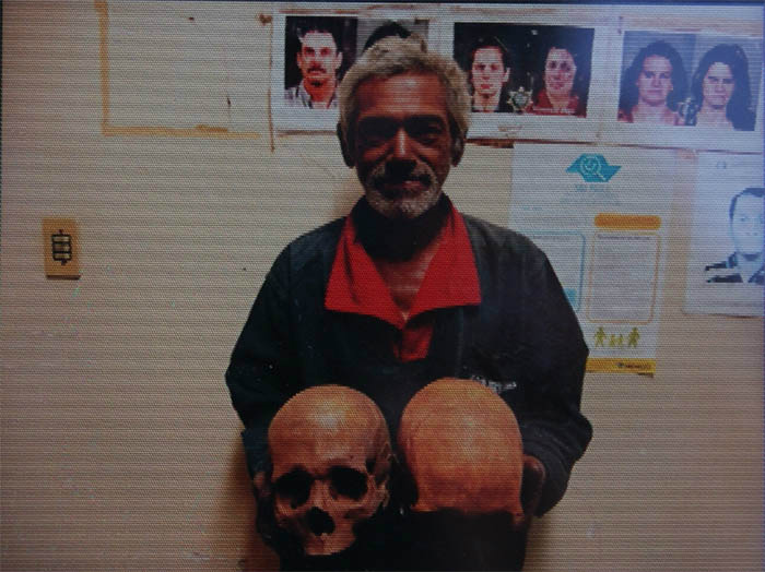 Pedreiro foi detido com os dois crânios dentro de uma sacola. Disse que achou-os em um terreno.Foto: Divulgação